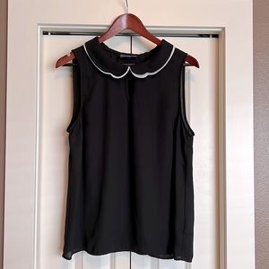 ModCloth Black Scalloped contrasting collar Sleeveless shirt Blouse size L
